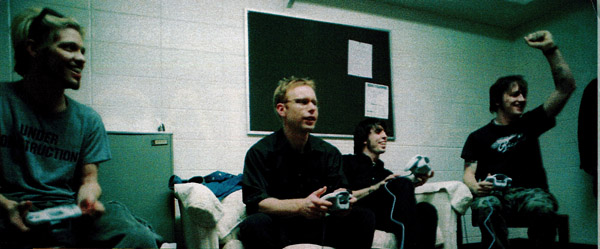 Foo Fighters play Fur Fighters